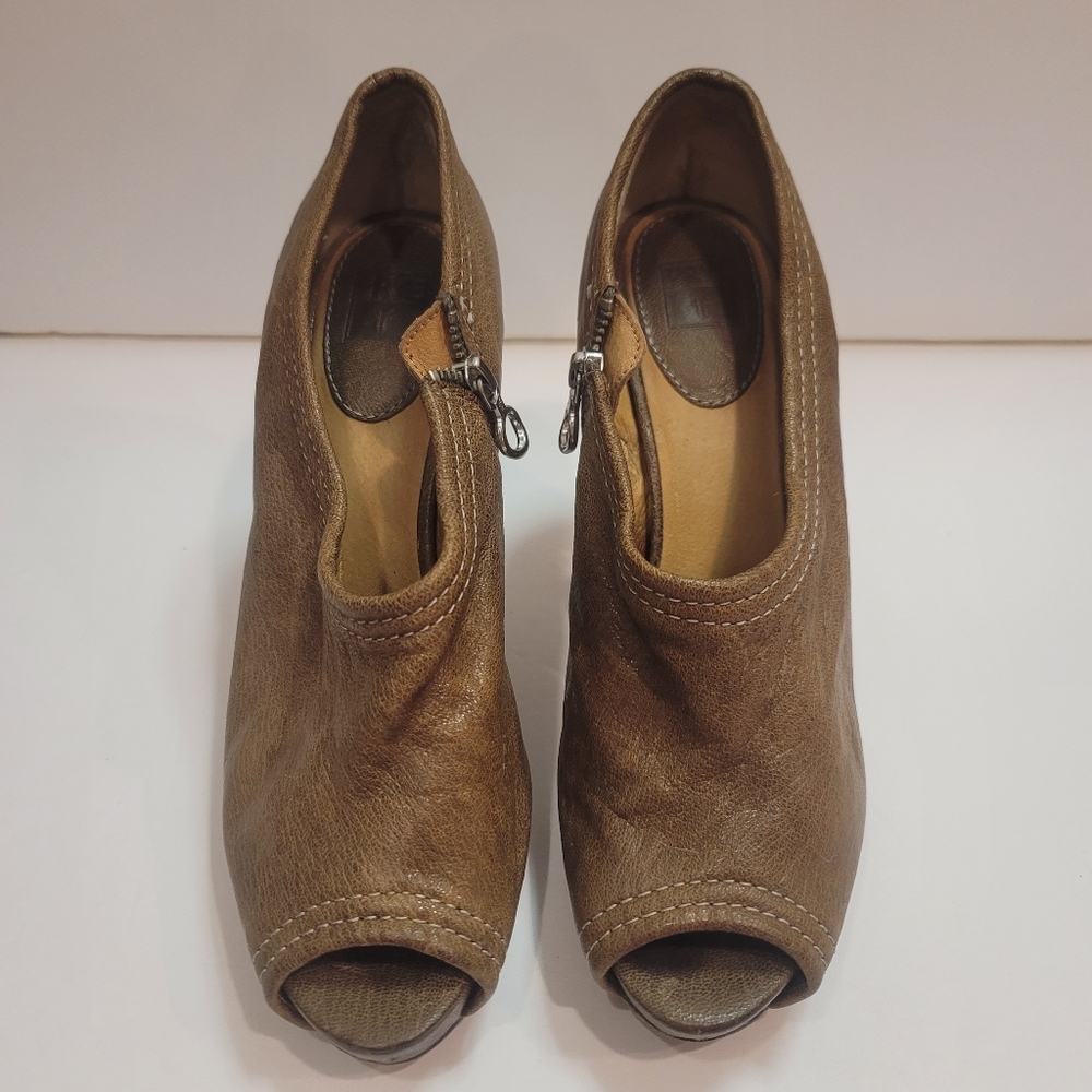 Frye Brown Edie Pumps size 10